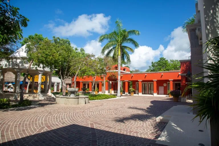 El Pueblito town square